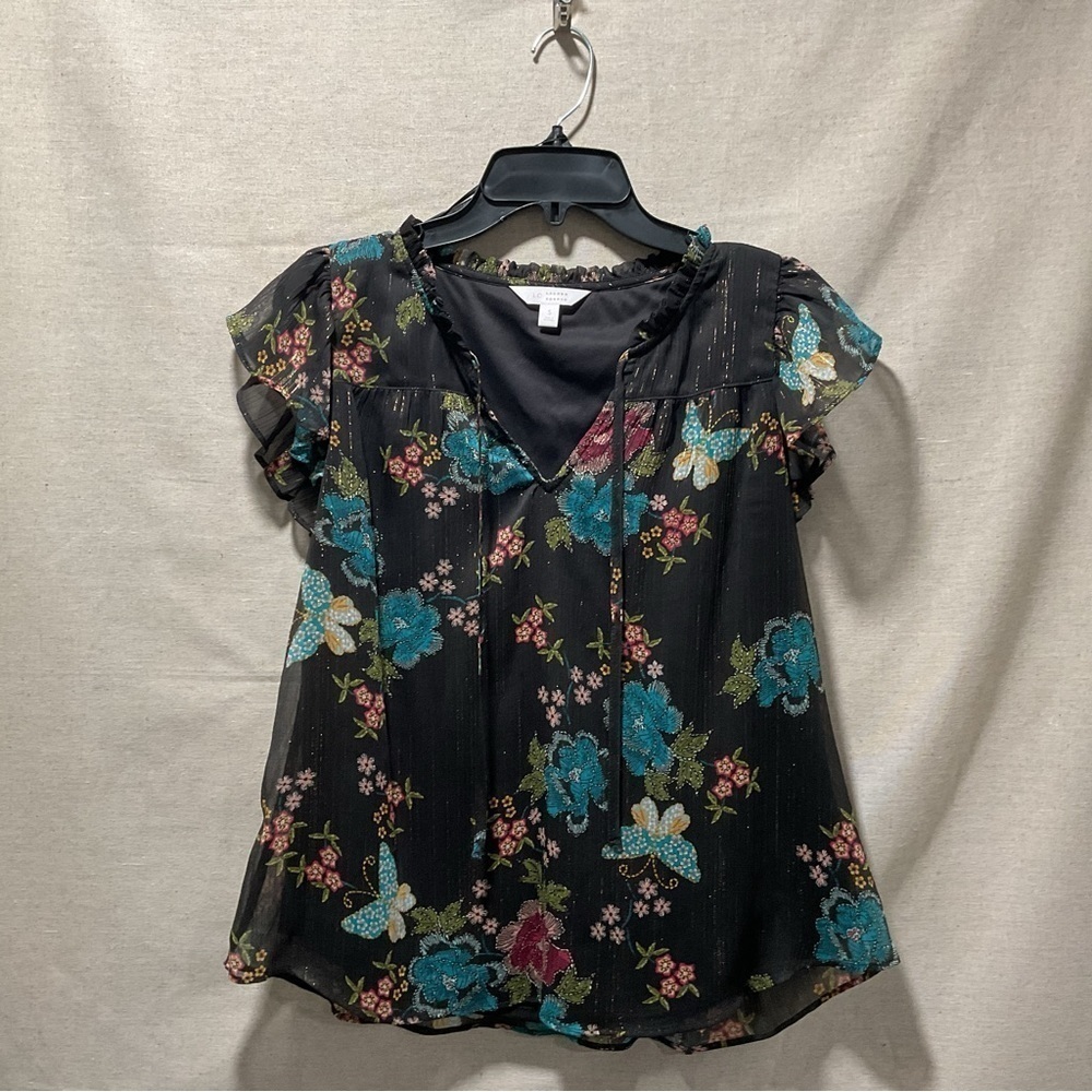 LC Laura Conrad Ruffle V Neck Top Size Small